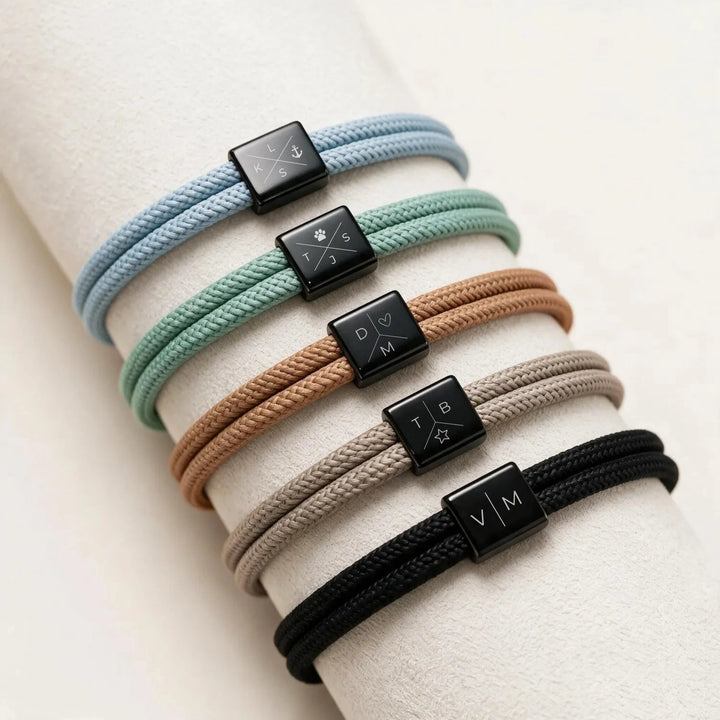 NORTH bracelet, the five cord colors side by side