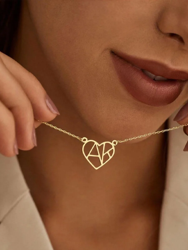 NECKLACE WITH A HEART AND AN INITIAL