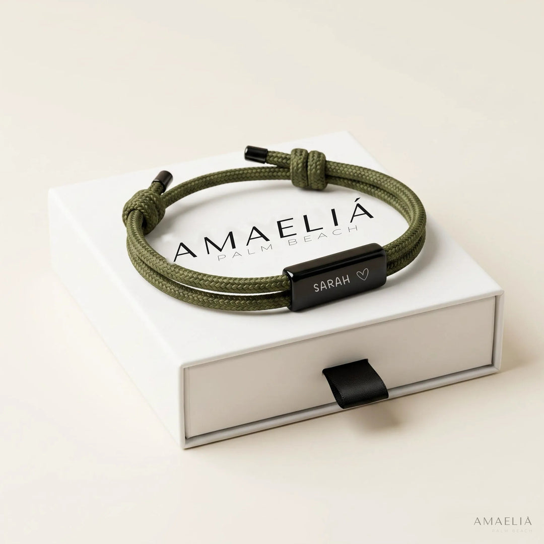 AXEL bracelet on an Amaelia Palm Beach gift box