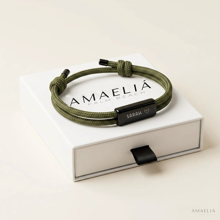 AXEL bracelet on an Amaelia Palm Beach gift box