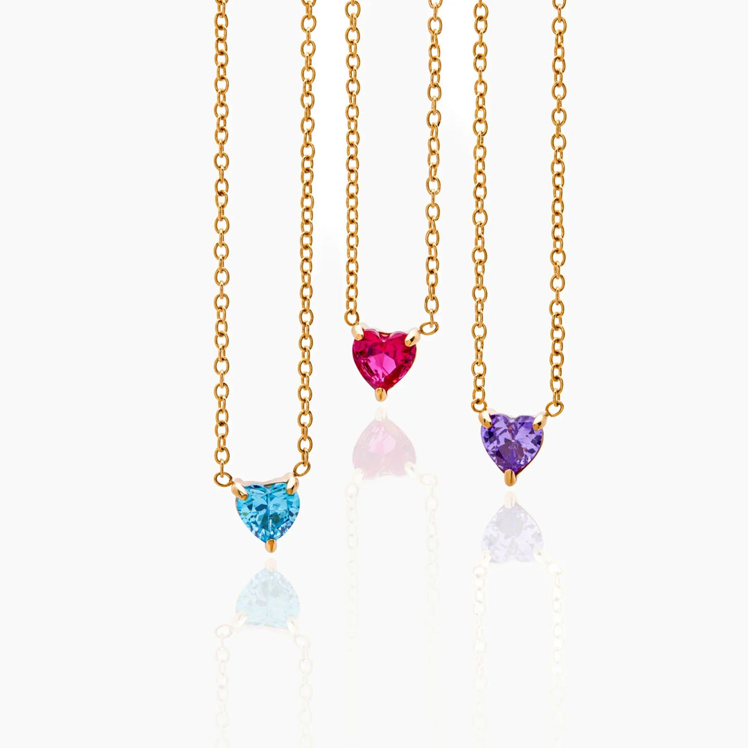 NECKLACE WITH A HEART-SHAPED LUCKY STONE